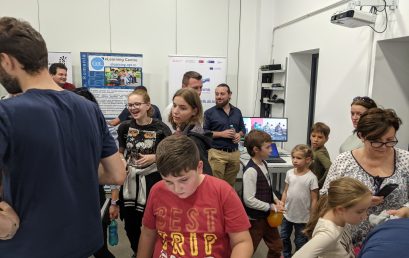 AR and VR applications, holograms, magic cubes – attraction for hundreds of children at the Night of European Researchers 2022