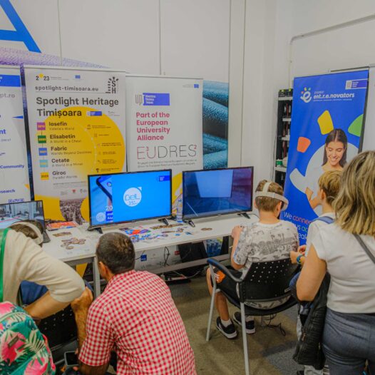 Sute de vizitatori la Muzeul Tehnic UPT pentru Noaptea Cercetătorilor Europeni: Inovația prezentată de E³UDRES² Ent-r-e-novators