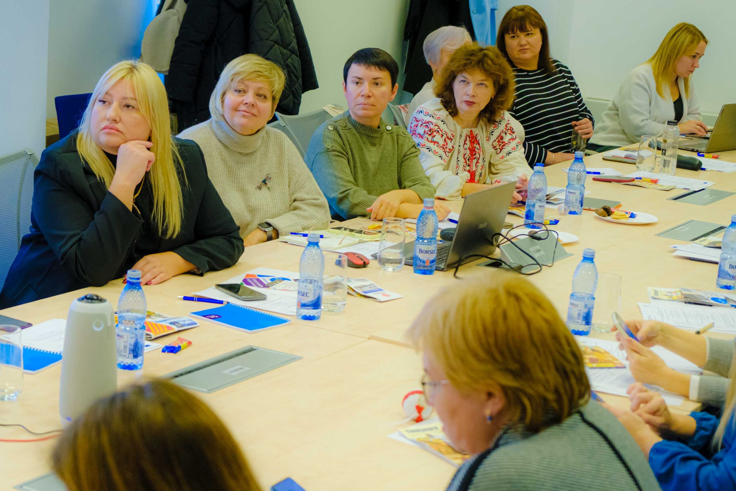 Vizita de Studiu Erasmus+ LECTURE la DeL – UPT: Peste 20 de profesori din Ucraina au participat la sesiuni de training pentru consolidarea competențelor digitale Vizita de Studiu Erasmus+ LECTURE la DeL – UPT: Peste 20 de profesori din Ucraina au participat la sesiuni de training pentru consolidarea competențelor digitale