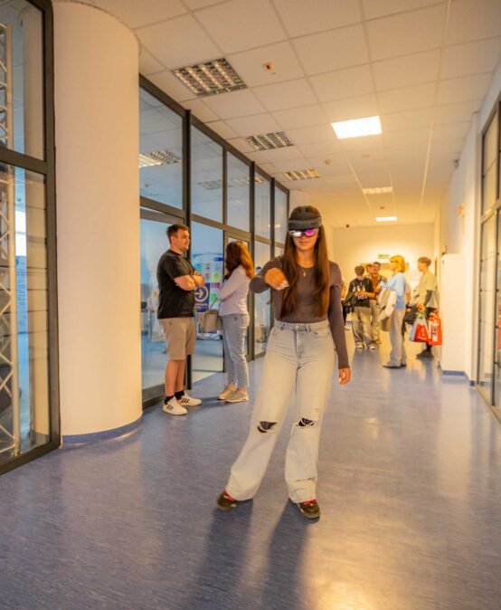 DeL la Noaptea Campusului Deschis: Sute de participanți au explorat inovația digitală în 3 locații UPT